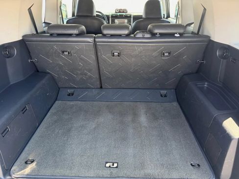 Used 2011 Toyota FJ Cruiser 4WD w/ Convenience Pkg image 26