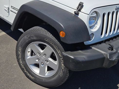 Used 2016 Jeep Wrangler Sport w/ Quick Order Package 24S AWD/4WD image 10