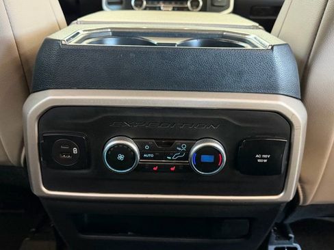 Used 2022 Ford Expedition Max Limited image 22