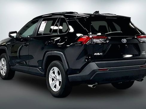 Used 2021 Toyota RAV4 XLE w/ Convenience Package image 6