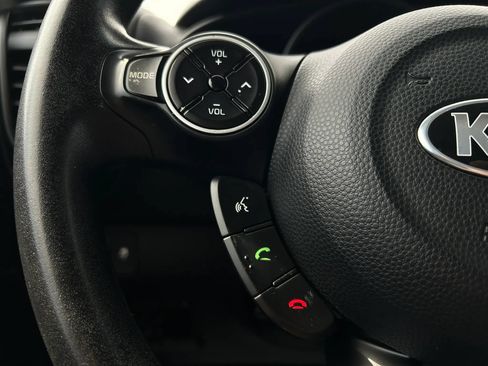 Used 2019 Kia Soul + FWD image 10