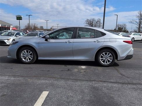 Certified 2025 Toyota Camry LE image 4