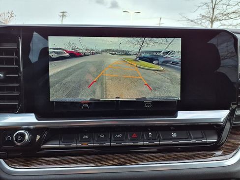 Used 2022 GMC Sierra 1500 Elevation w/ LPO, Elevation Black Package image 10