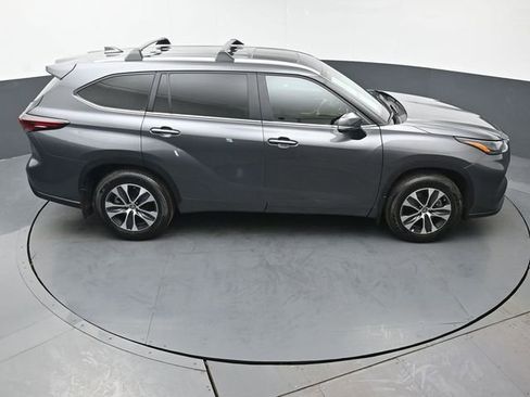 Certified 2024 Toyota Highlander XLE AWD/4WD image 45