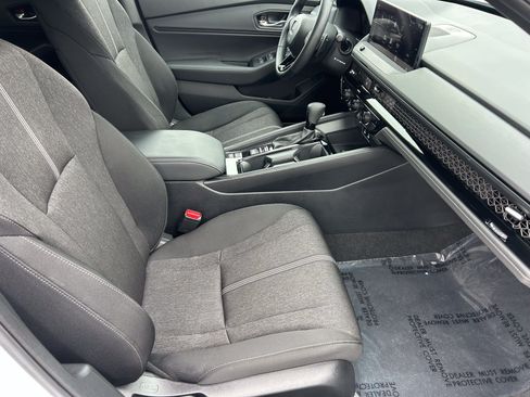 Certified 2025 Honda Accord Sport image 9