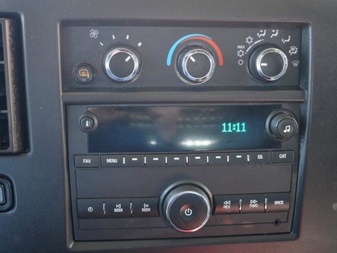 Used 2024 GMC Savana 2500 w/ Driver Convenience Package image 13