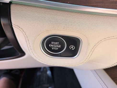 Used 2025 Mercedes-Benz GLE 350 4MATIC w/ AMG Line Exterior image 18