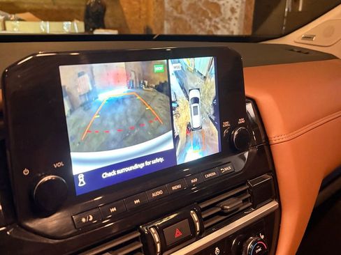 Used 2024 Nissan Pathfinder Platinum w/ Cargo Package image 26