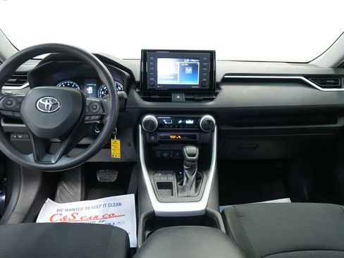 Used 2020 Toyota RAV4 LE image 25