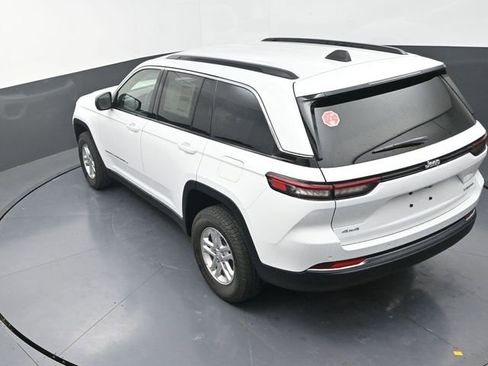 New 2025 Jeep Grand Cherokee Laredo image 15