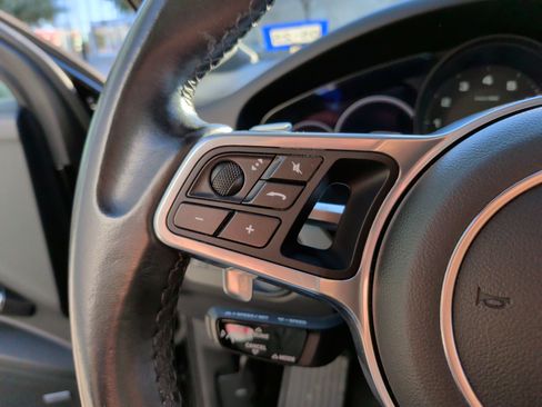 Used 2021 Porsche Cayenne Coupe image 19