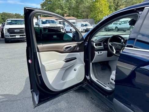 Used 2021 GMC Acadia SLT image 14