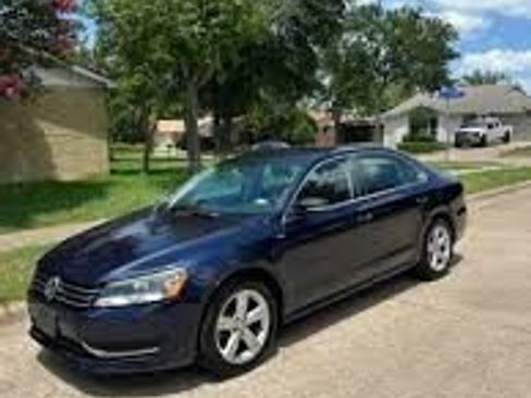 Used 2014 Volkswagen Passat 1.8T SE FWD image 1