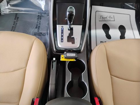 Used 2013 Hyundai Elantra Limited w/ Technology Pkg FWD image 80