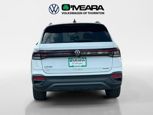Used 2025 Volkswagen Taos SE AWD/4WD image 4