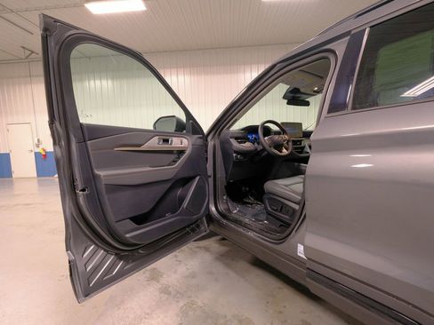 New 2026 Ford Explorer Active image 23