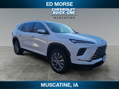 Used 2025 Buick Enclave Preferred image 7