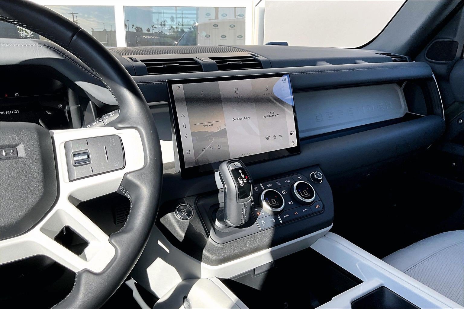 Used 2025 Land Rover Defender 110 X-Dynamic SE AWD/4WD image 6