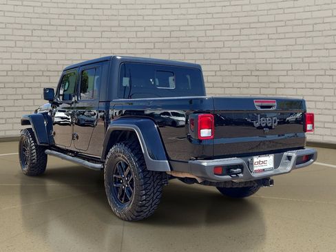 Used 2021 Jeep Gladiator Sport AWD/4WD image 7