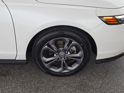 Used 2023 Honda Accord EX image 9