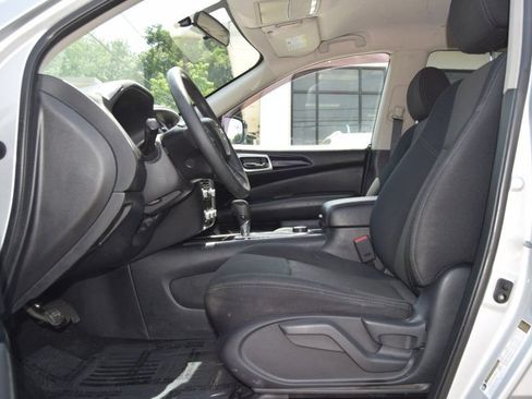 Used 2018 Nissan Pathfinder S AWD/4WD image 17