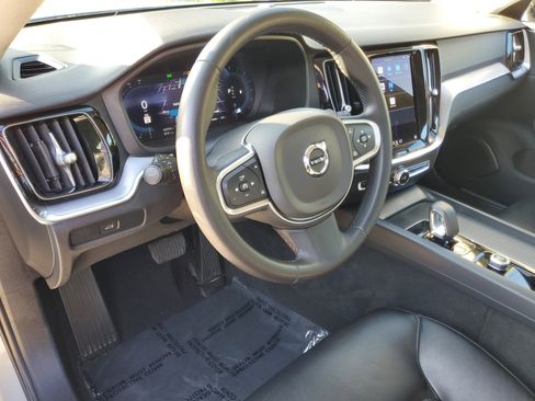 Used 2024 Volvo S60 B5 Core image 17