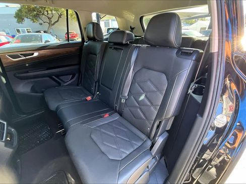 Certified 2024 Volkswagen Atlas SE image 20