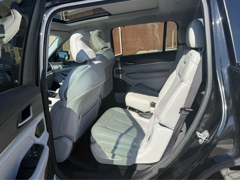 Used 2021 Jeep Grand Cherokee L Overland w/ Luxury Tech Group IV image 11