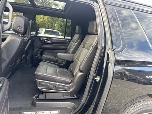 Used 2021 Chevrolet Suburban RST w/ Luxury Package image 11