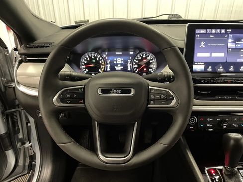 Used 2025 Jeep Compass Limited AWD/4WD image 20