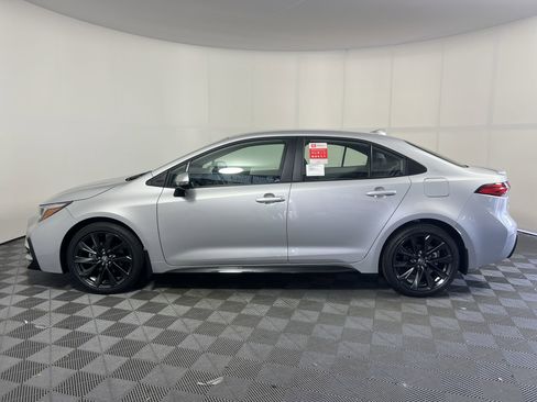 Used 2024 Toyota Corolla SE FWD image 7