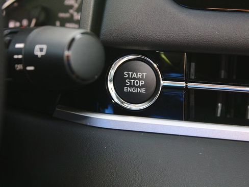 New 2026 Mitsubishi Outlander SE image 21