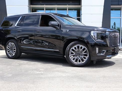 Used 2023 GMC Yukon Denali Ultimate AWD/4WD image 2
