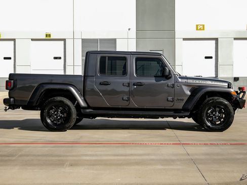 Used 2024 Jeep Gladiator Sport image 16