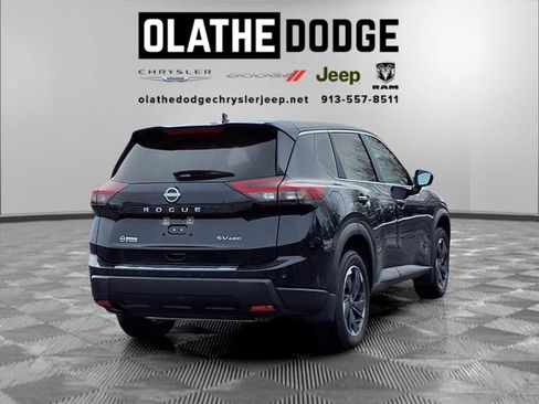 Used 2024 Nissan Rogue SV image 28