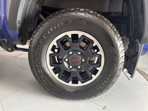 Used 2024 Toyota Tacoma TRD Off-Road w/ TRD Off Road Upgrade Package AWD/4WD image 14