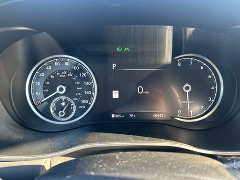 Used 2025 Genesis G70 2.5T RWD image 26