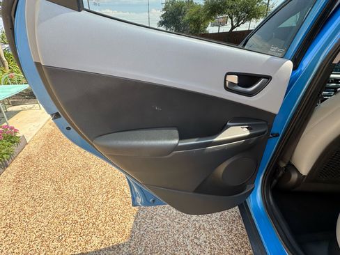 Used 2020 Hyundai Kona Limited AWD/4WD image 29