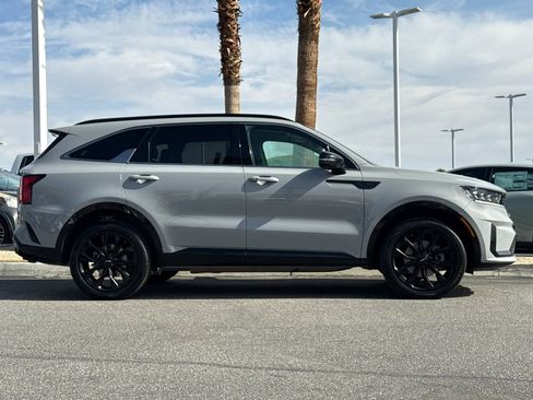 Used 2022 Kia Sorento SX AWD/4WD image 2