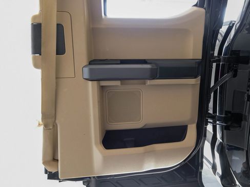 Used 2017 Ford F150 XLT w/ Equipment Group 302A Luxury image 44