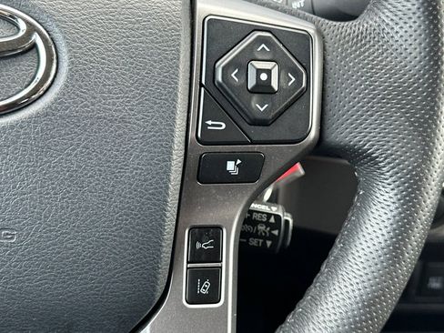 Used 2019 Toyota Tacoma SR5 AWD/4WD image 25