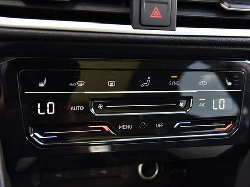 New 2026 Volkswagen Taos SE AWD/4WD image 14