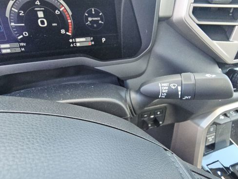 Used 2024 Toyota Tundra Limited AWD/4WD image 14