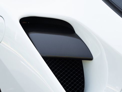 Used 2017 Ferrari 488 GTB RWD image 16