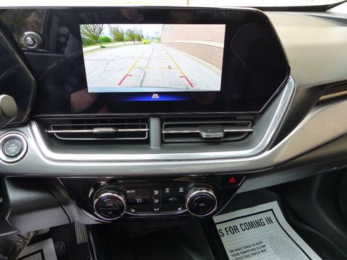 Used 2025 Chevrolet Trax ACTIV w/ Sunroof Package FWD image 20