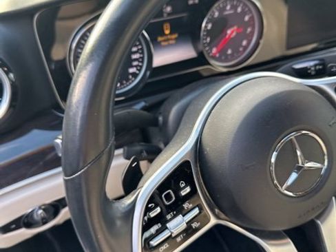 Used 2019 Mercedes-Benz E 300 4MATIC image 9