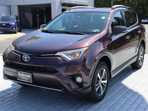 Used 2018 Toyota RAV4 XLE AWD/4WD image 1