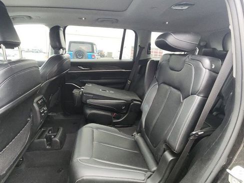 Used 2022 Jeep Grand Cherokee L Limited AWD/4WD image 11