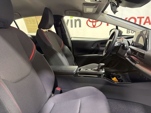 Used 2026 Toyota Prius Plug-In Hybrid image 12