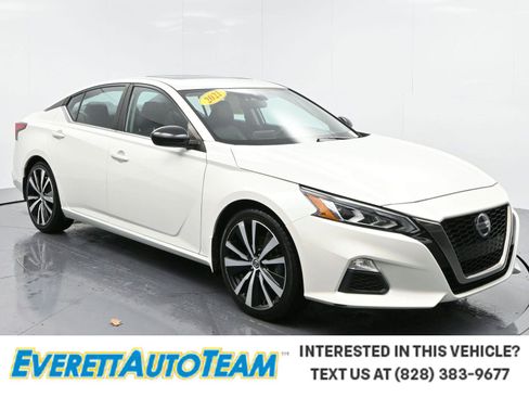 Used 2021 Nissan Altima 2.5 SR image 1